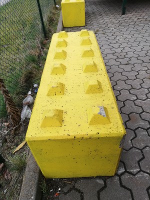 Zastávky a hrazení